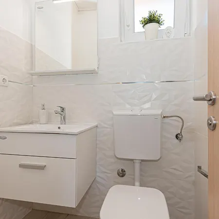 3 Bedroom Gorgeous In Bristani Donji *
