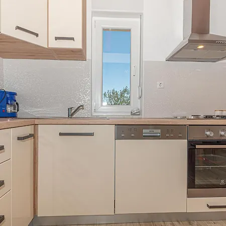 3 Bedroom Gorgeous In Bristani Donji * Bristane